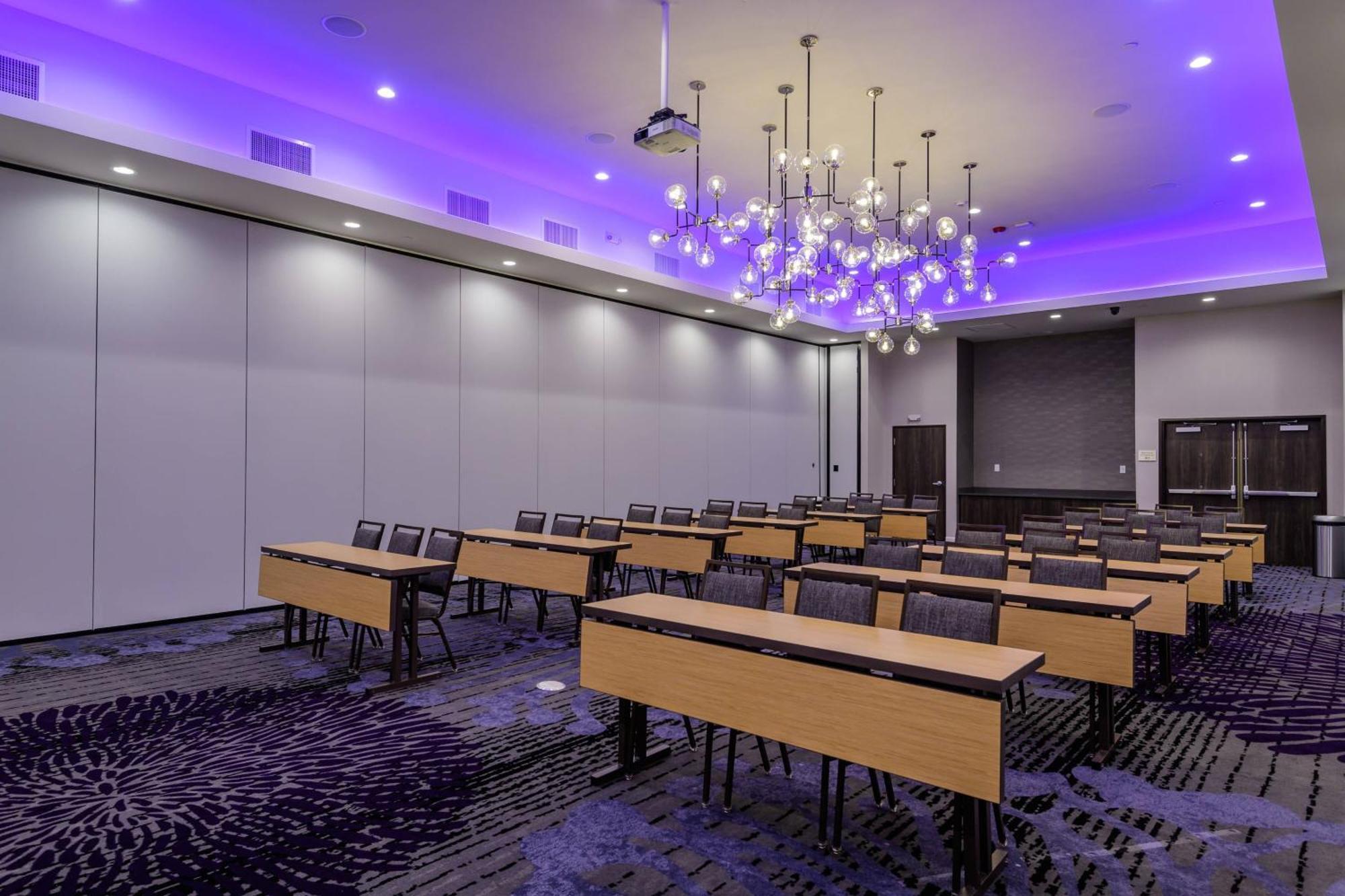 Courtyard By Marriott Lake Jackson Exterior photo