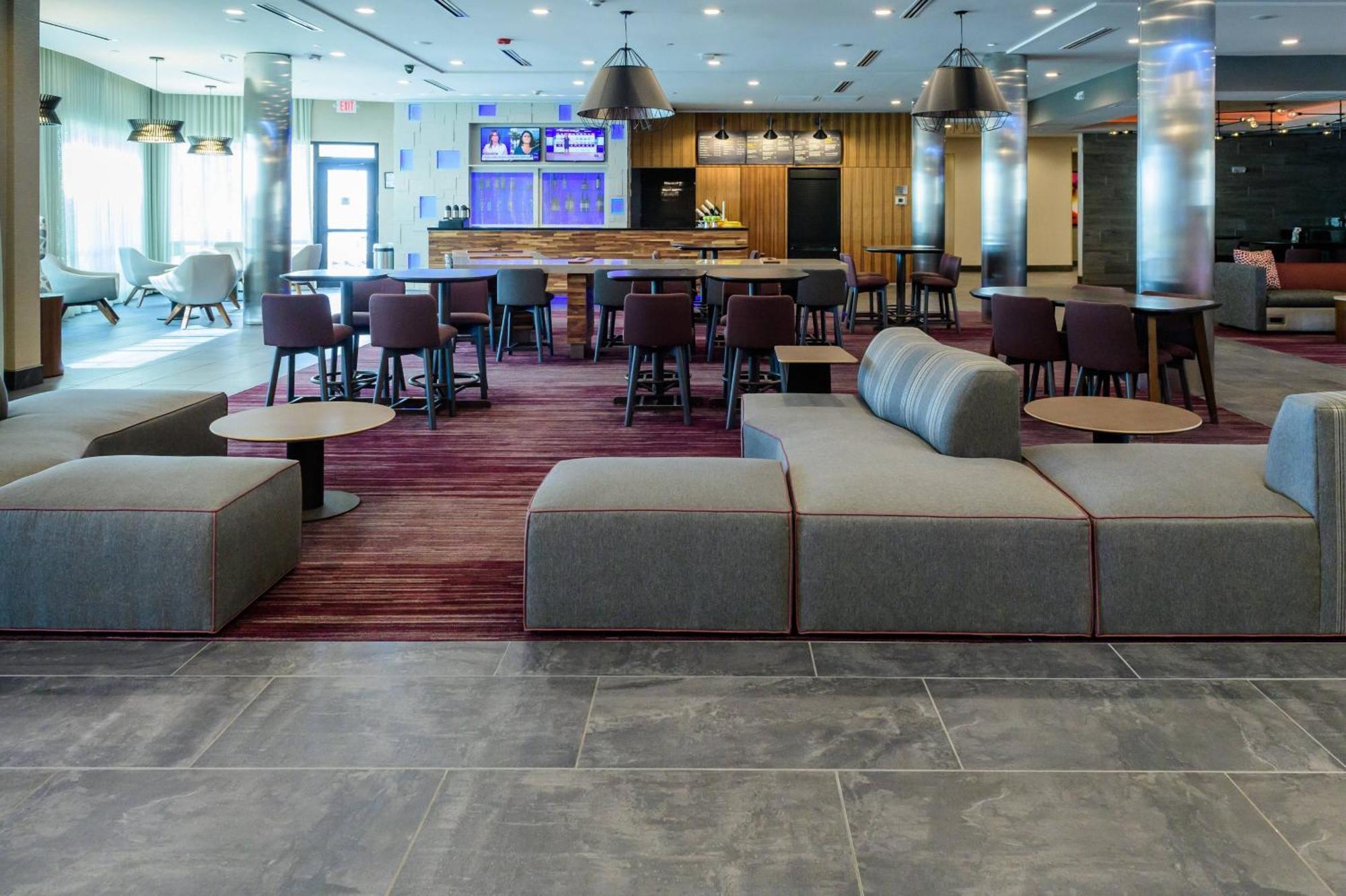Courtyard By Marriott Lake Jackson Exterior photo
