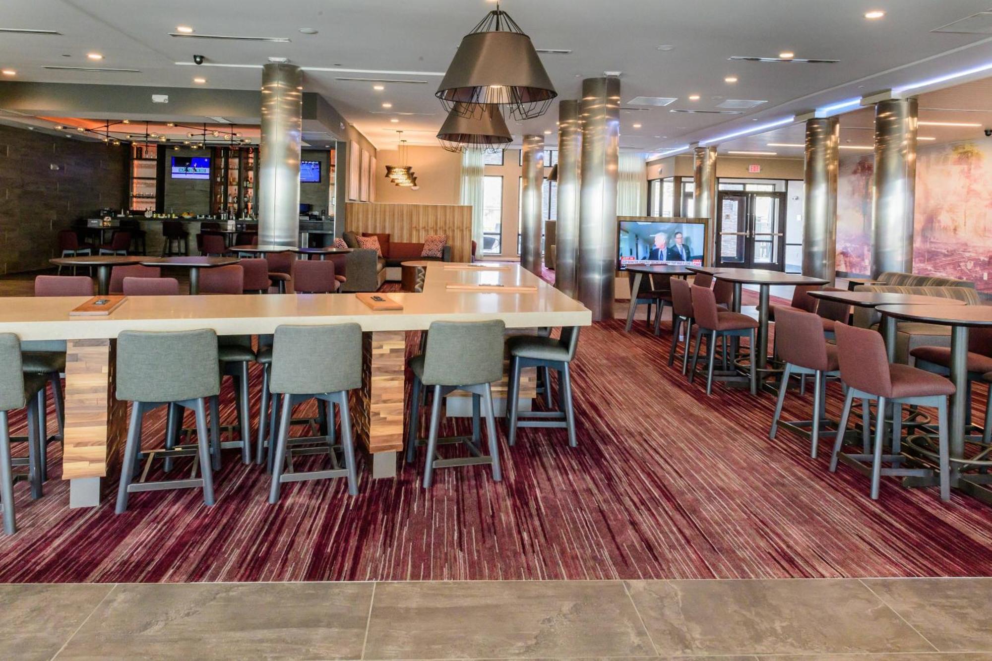 Courtyard By Marriott Lake Jackson Exterior photo