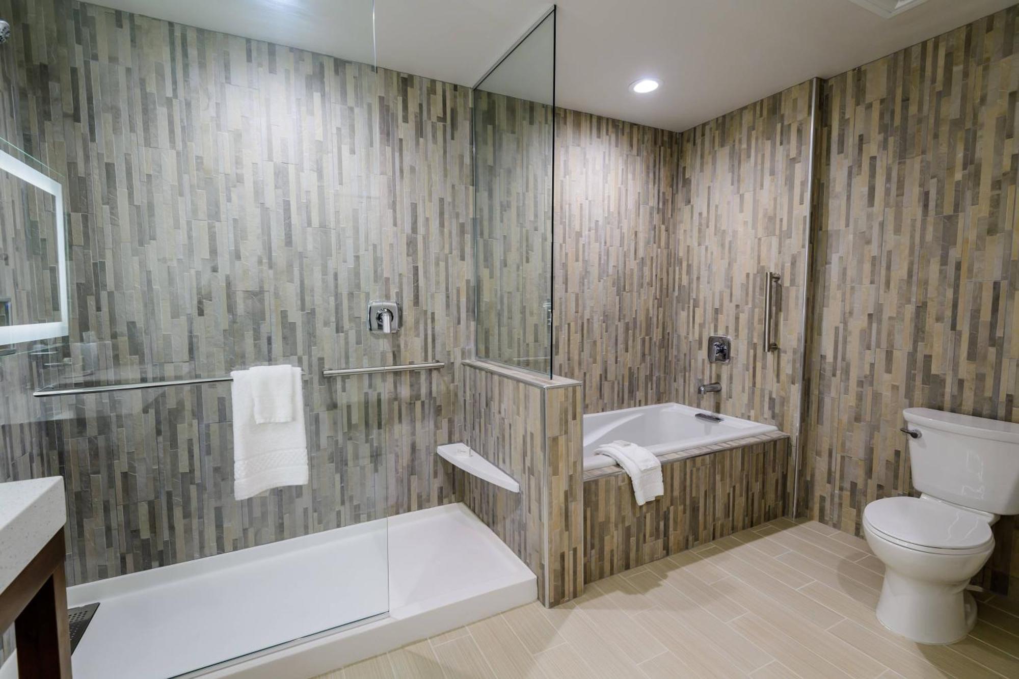 Courtyard By Marriott Lake Jackson Exterior photo